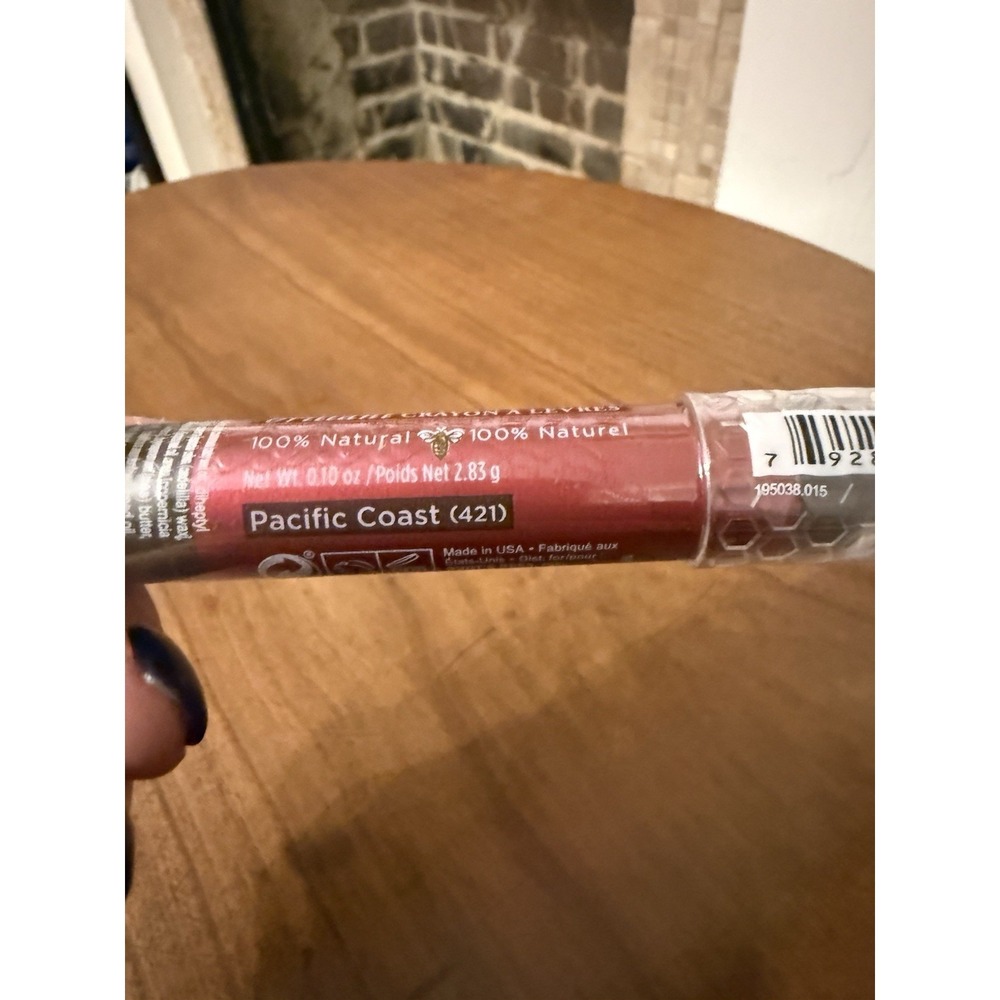 (1) Burt's Bees Lip Crayon Pacific Coast 421 100% Natural Gloss New Sealed - Picture 4 of 8